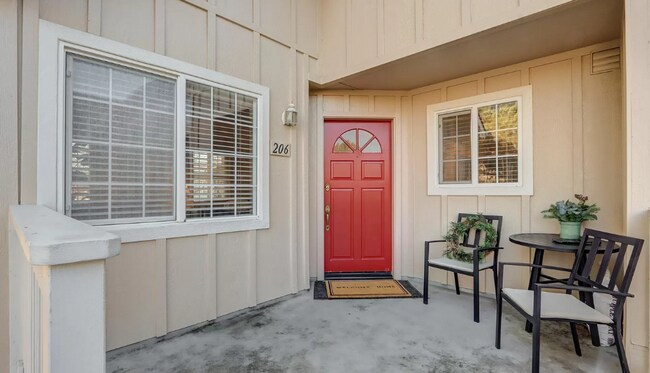 Building Photo - Beautiful Condo In Surprise Valley!