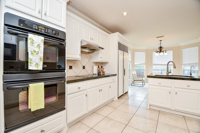 Building Photo - 14206 Jade Cove Dr