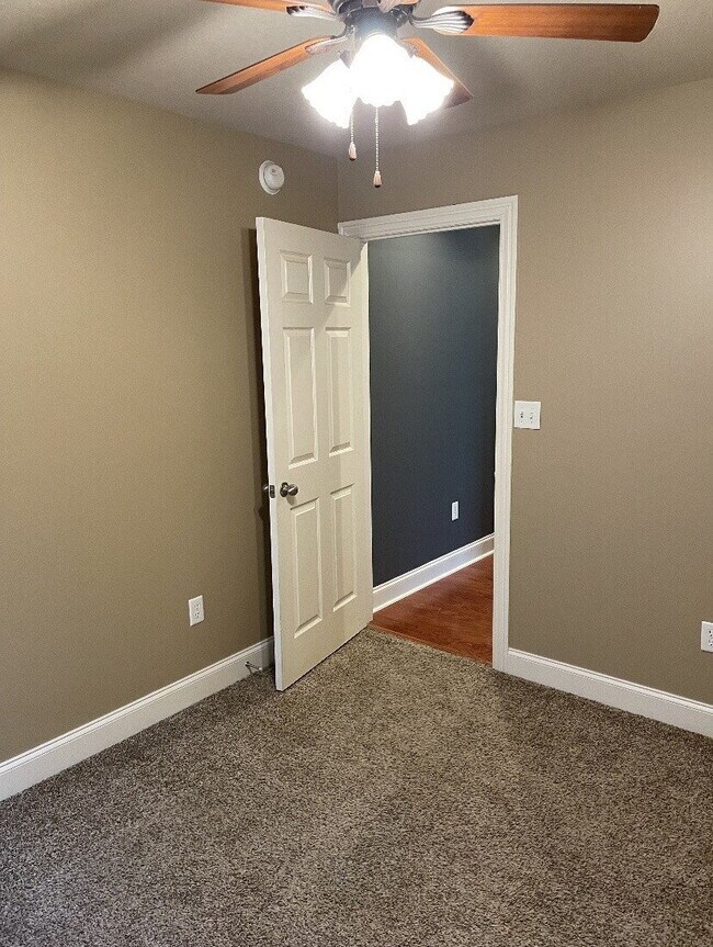 Building Photo - "Charming 3 Bedroom Home with 2 Full Baths in Jonesboro, AR - Don't Miss Out!"