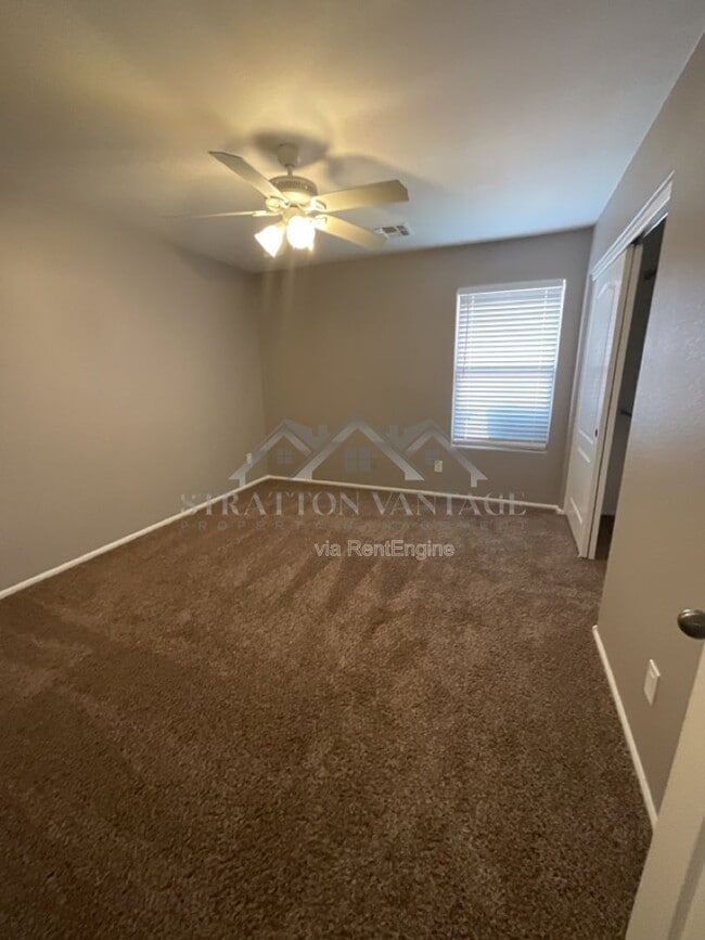 Building Photo - 22427 N Van Loo Dr