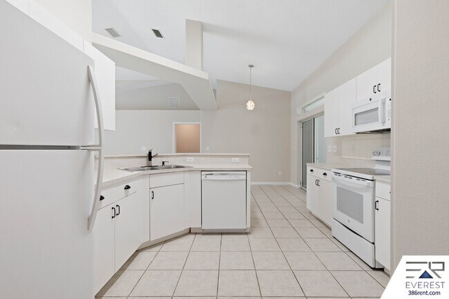 Building Photo - 25 Port Royal Dr