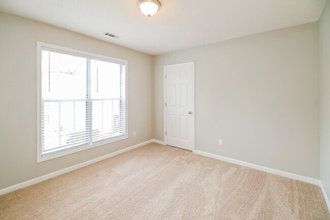 Building Photo - 77 Harbour Town Cove