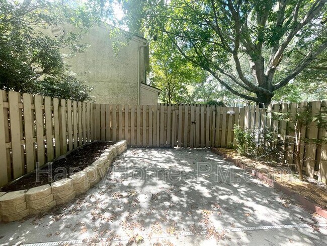 Building Photo - 1125 Monaco Dr