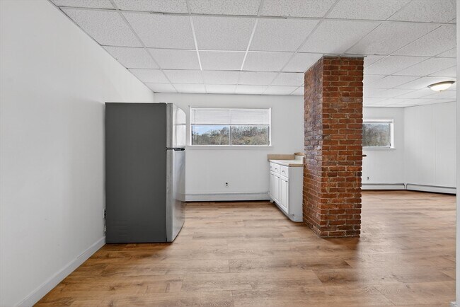 Building Photo - 42 Almont St