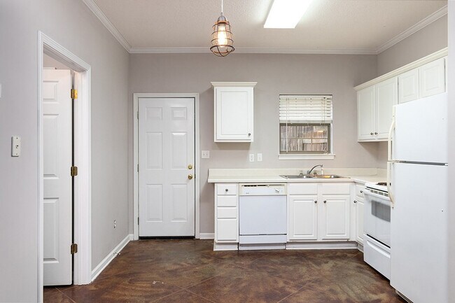 Building Photo - 129 Ashley Way