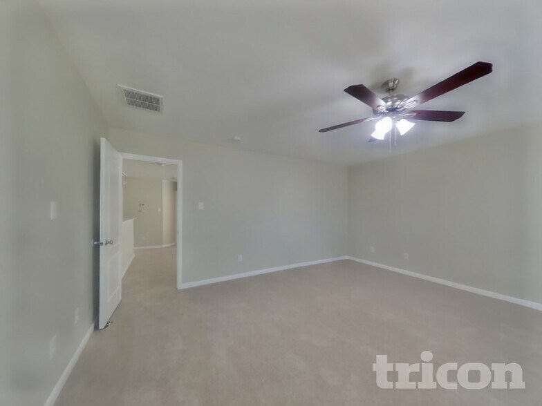 Building Photo - 10914 Tipton Oaks Dr