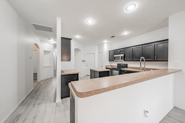 Building Photo - 3232 Florian Ln