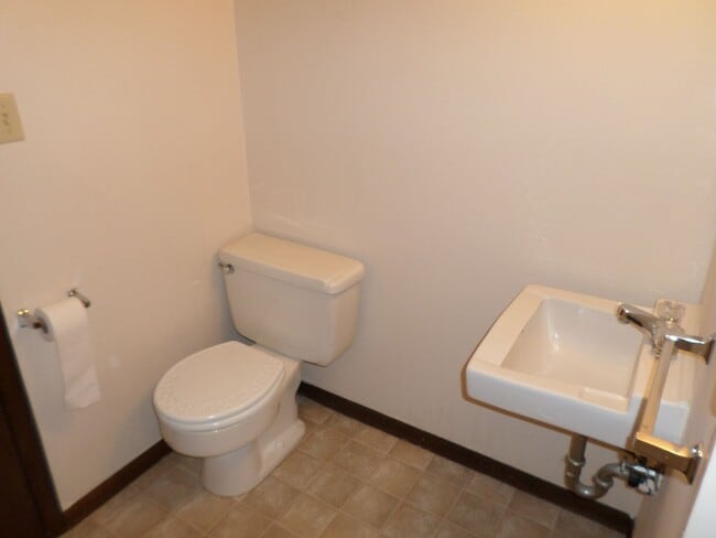 Building Photo - House on Browning available NOW