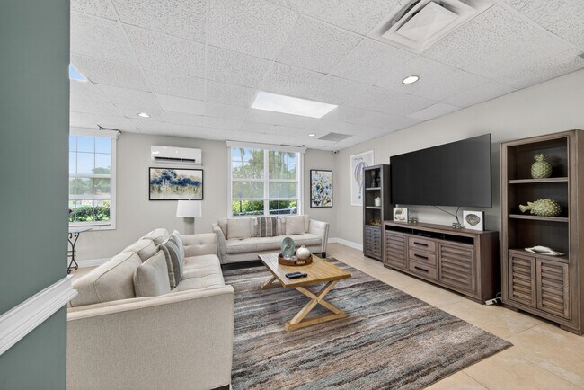 Building Photo - 2851 S Ocean Blvd