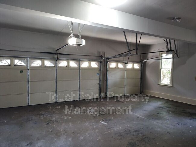 Building Photo - 4200 Old Course Dr