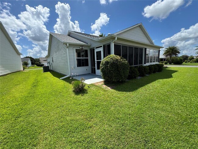 Building Photo - 2524 English Ivy Cir
