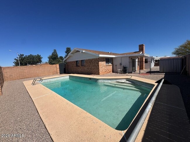 Building Photo - 4664 Citadel Dr