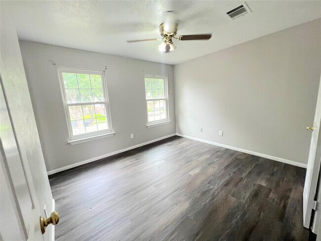 Building Photo - 819 Buckeye Pl