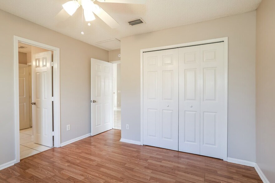 Building Photo - 2011 Cardiff Ln