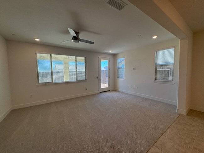 Building Photo - 55+ Rental Home in Heritage