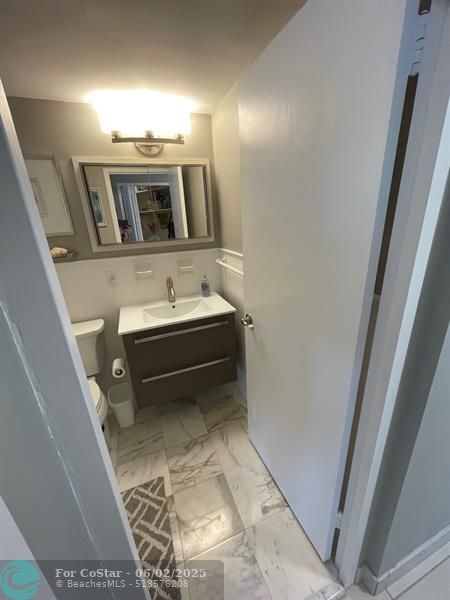 Building Photo - 3600 Galt Ocean Dr
