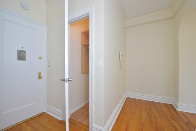 Building Photo - 204 Avenue A