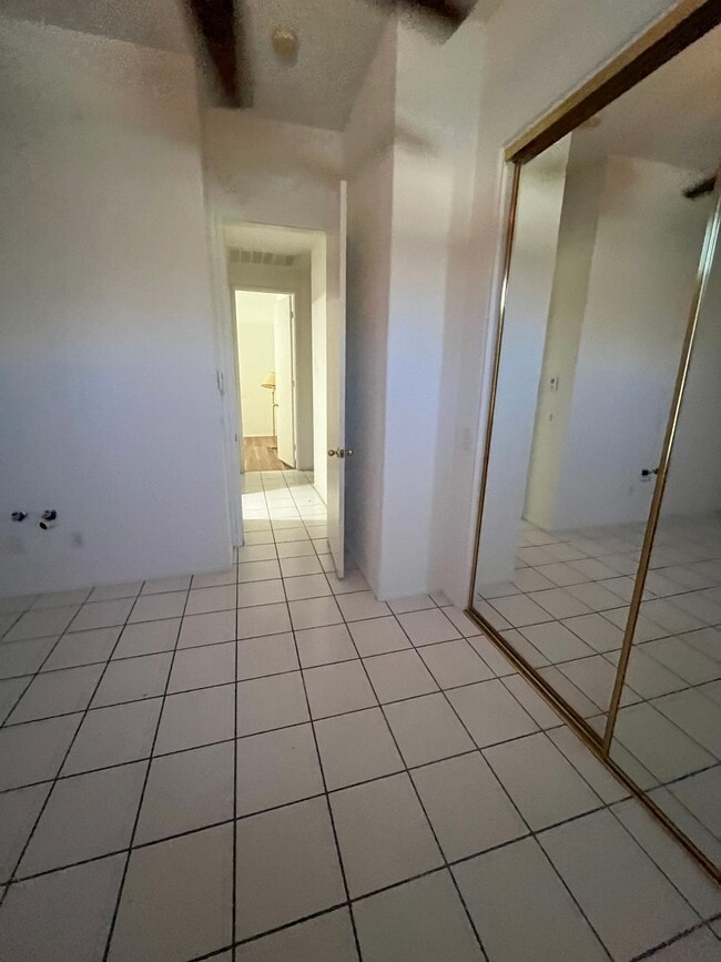 Building Photo - 74594 Moss Rose Dr