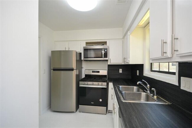 Building Photo - 160 Timber Creek Ln SW