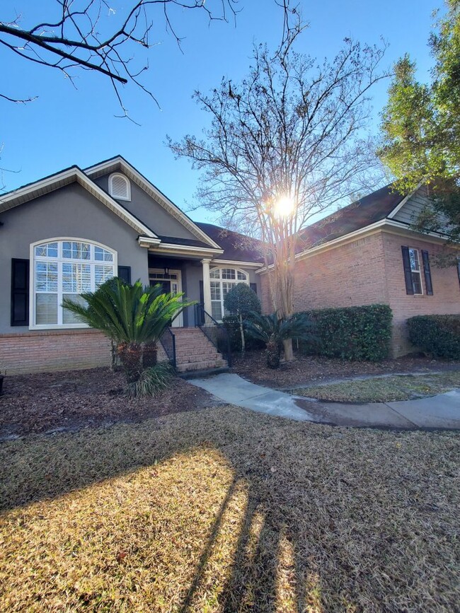 Building Photo - Southern Comfort Living: Elegant 3BR/3BA H...
