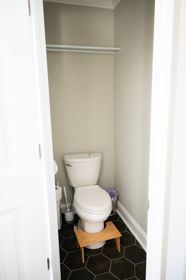 Building Photo - 2486 Griffith Rd