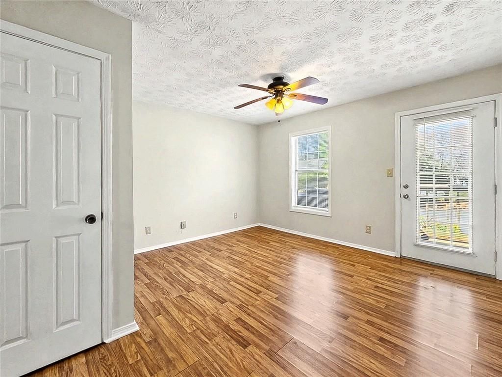 Building Photo - 1702 Country Park Dr