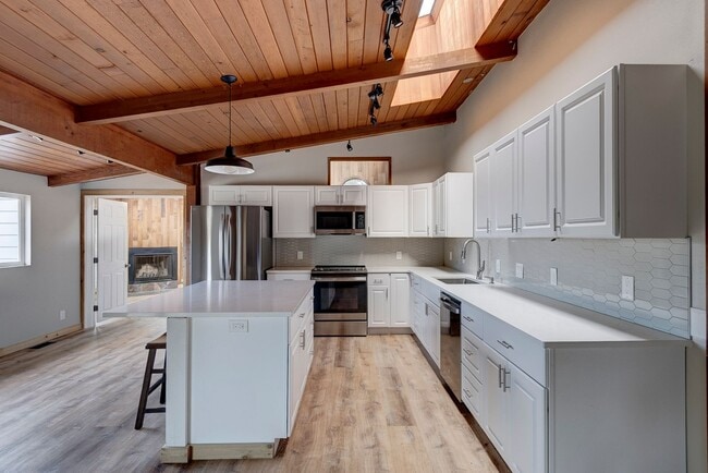 Building Photo - 4 bedroom/2 bath house in Deception Park View