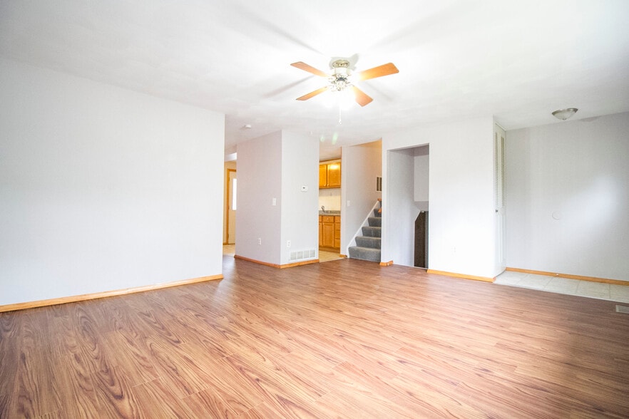 Building Photo - 437 S Haven Rd