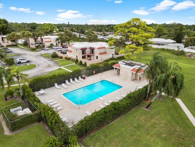 Building Photo - 4025 Village Dr