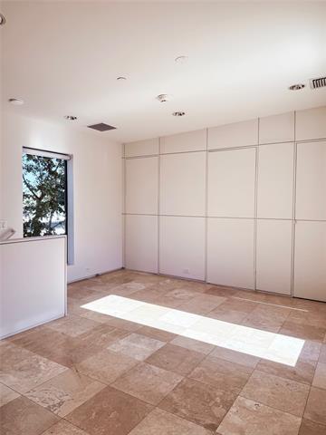 Building Photo - 4302 Deere St