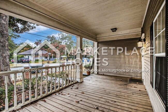 Building Photo - 1638 Mercer Ave