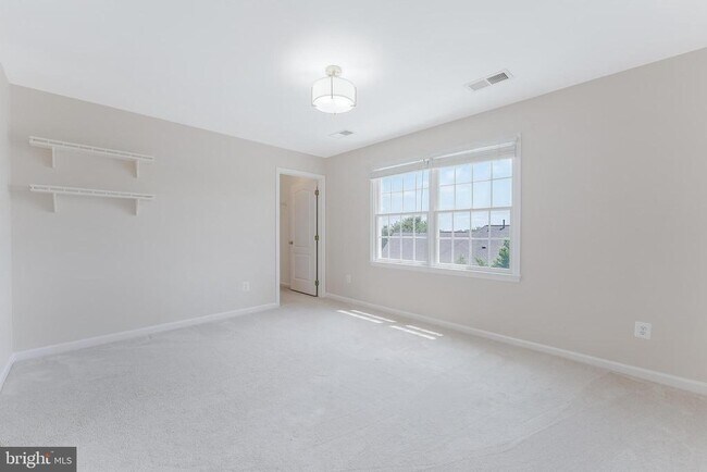 Building Photo - 20152 Boxwood Pl