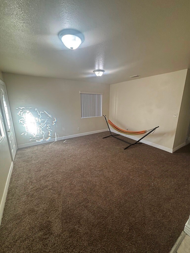 Building Photo - 9123 Baring Cross St