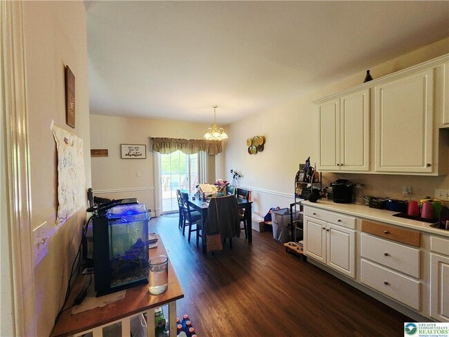 Building Photo - 278 Maple Ct