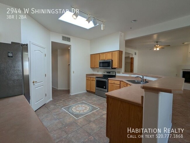 Building Photo - 2944 W Shiningstar Dr