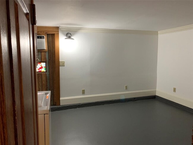 Building Photo - 919 Avenue L