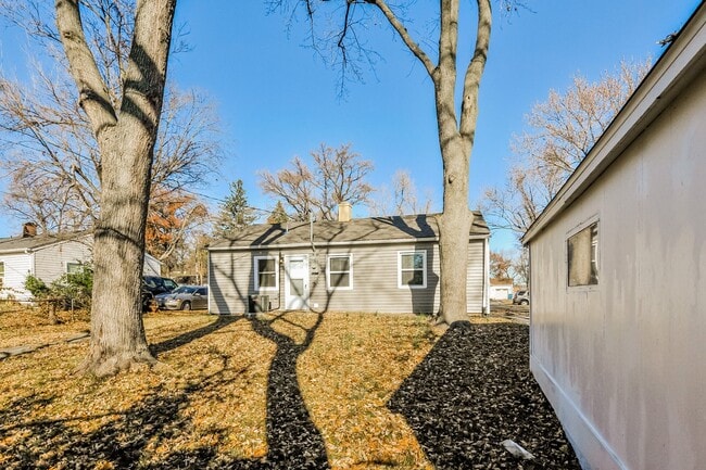 Building Photo - 8620 Graham Ln