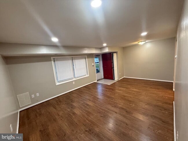 Building Photo - 9200 Bridle Path Ln