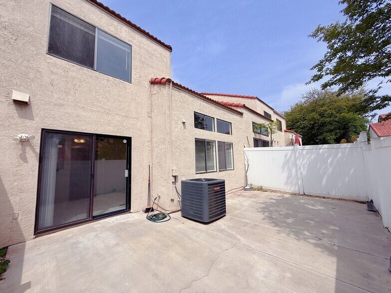 Building Photo - 8547 San Jacinto Ct