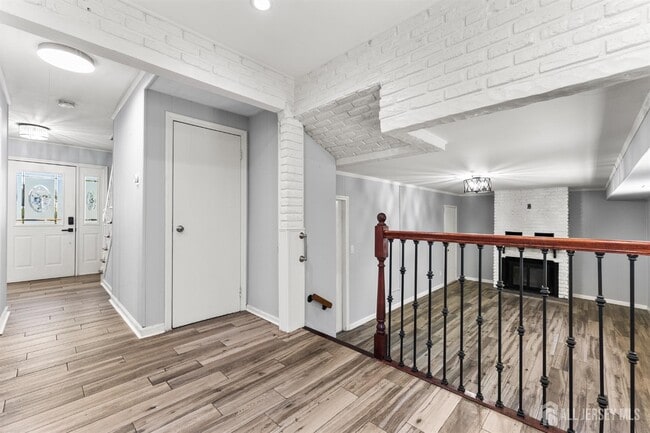 Building Photo - 14 Mayling Ct