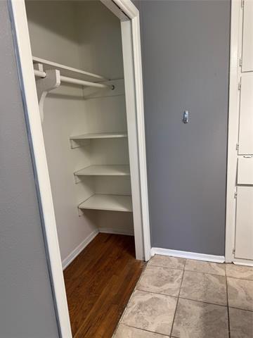 Building Photo - 700 Kindred Ln