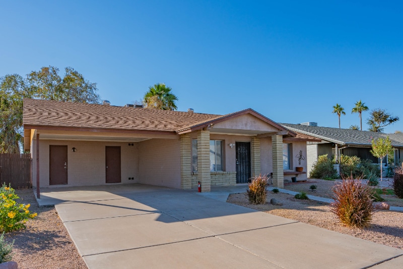 Building Photo - 2035 E Cornell Dr
