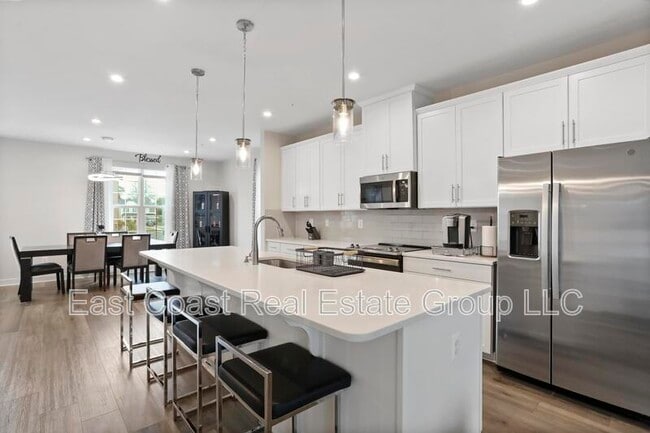 Building Photo - 1716 Atlas Dr