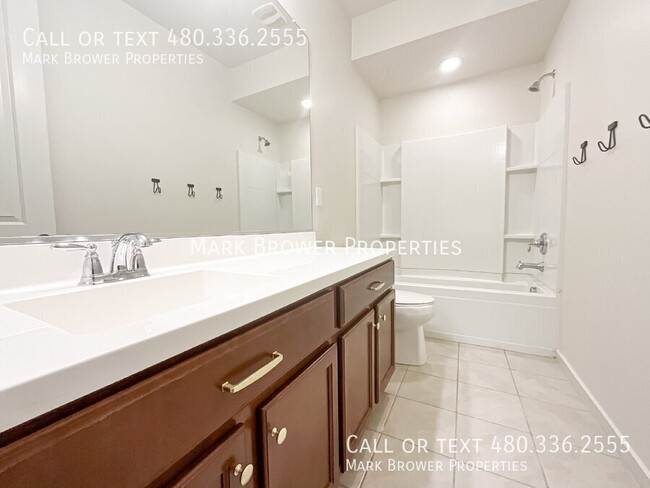 Building Photo - 2914 E Sands Dr