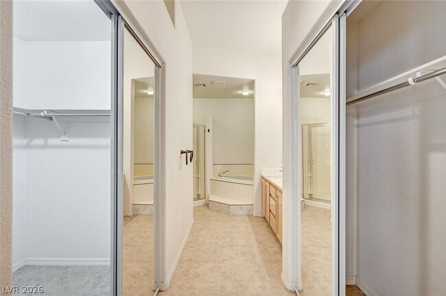 Building Photo - 9197 Grey Pebble Ct