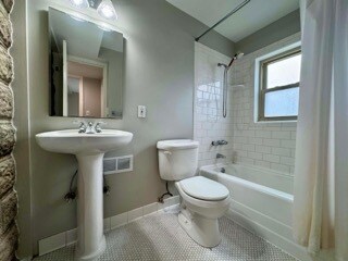 Building Photo - 503 S Pine St