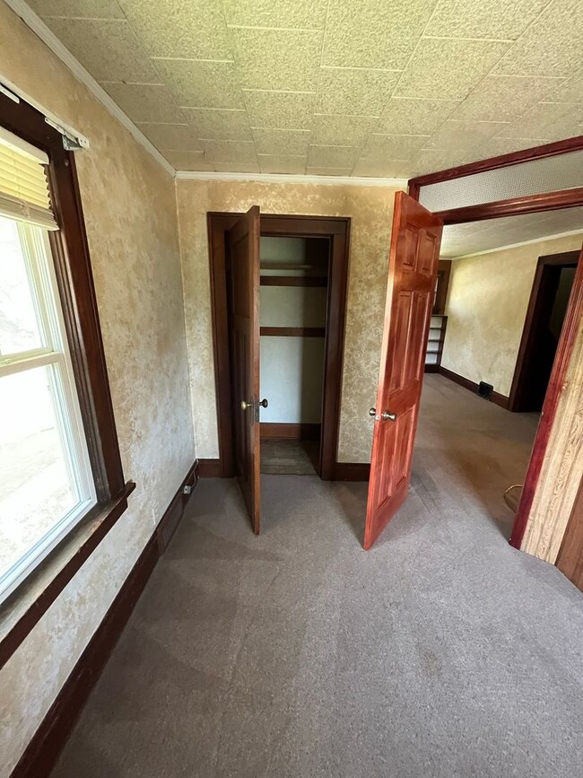 Building Photo - 2521 Iowa St