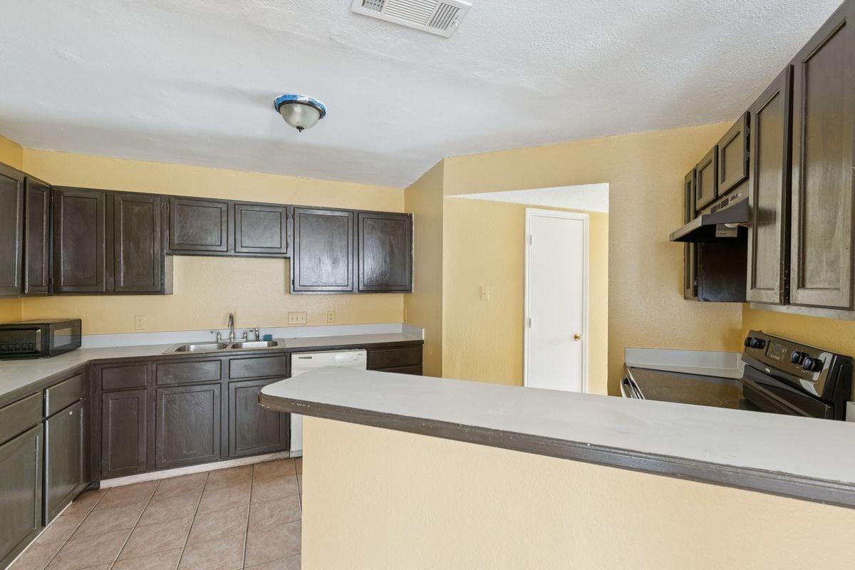Building Photo - 12719 Bluffview Dr