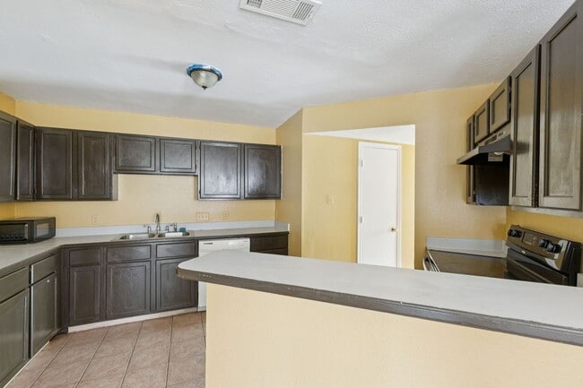 Building Photo - 12719 Bluffview Dr