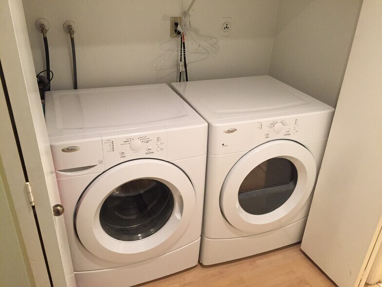 Building Photo - 8180 Manitoba St